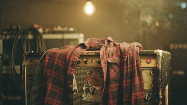 Die Geschichte des Flanellhemds: Vom Arbeiterkleid zur Alternative-Rock-Ikone