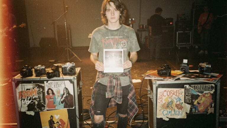 Polaroid-Fotografie in der Indie-Szene: Analoge Magie trifft auf Alternative Rock